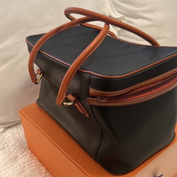 Longchamp France Leather Trimmed Toiletry Cosmetic Dopp Travel Bag Unisex NICE🥰 - Picture 5 of 16